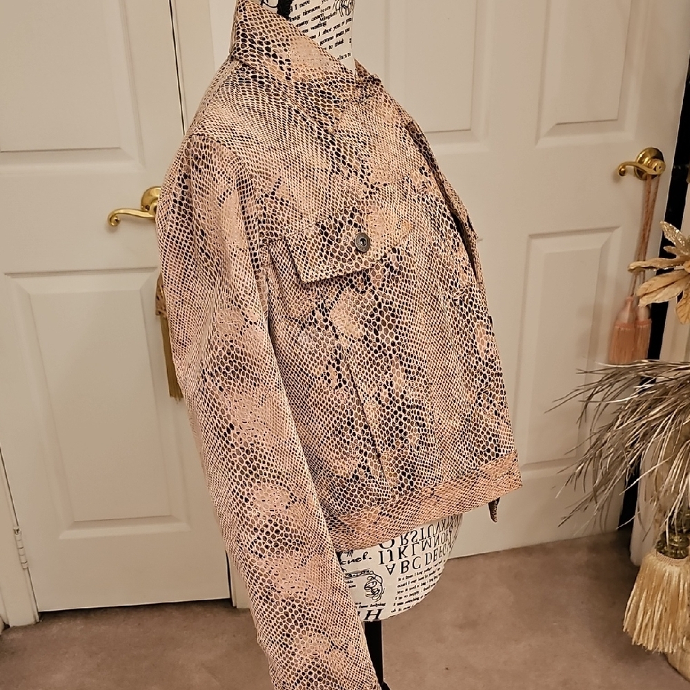 Liz Claiborne Tan Snake Print Jean Jacket - Picture 2 of 14